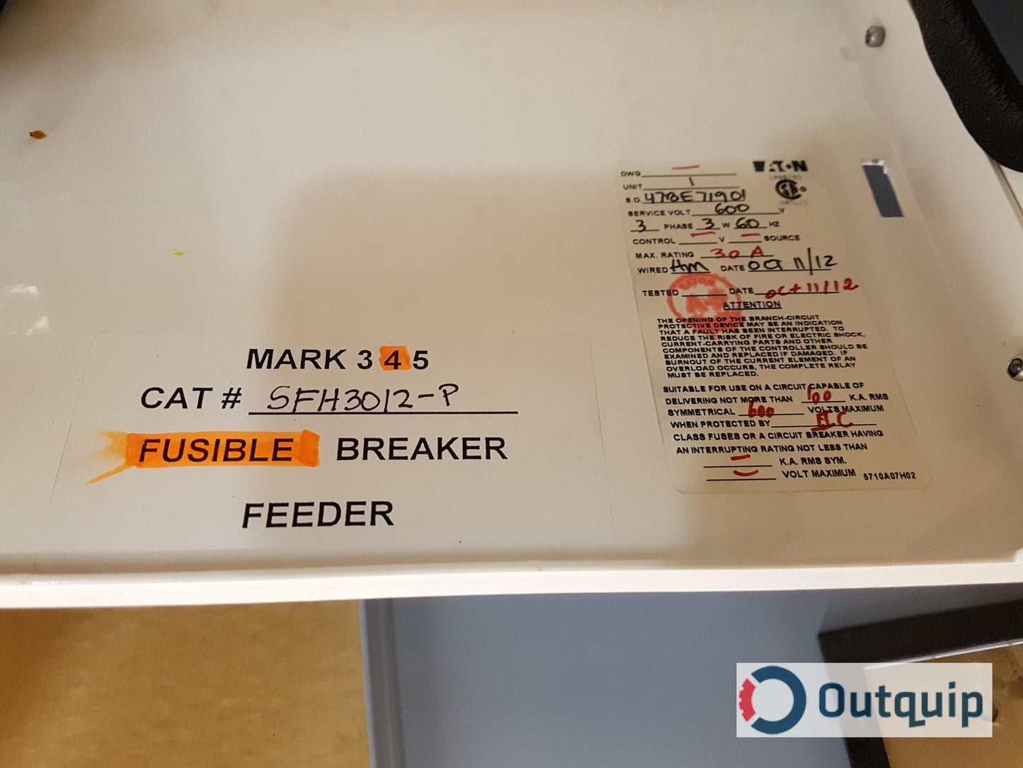 SWITCH, DISCONNECT CUTLER- HAMMER 30 AMP HRC FORM II FUSES PLUG-IN WITH DOOR