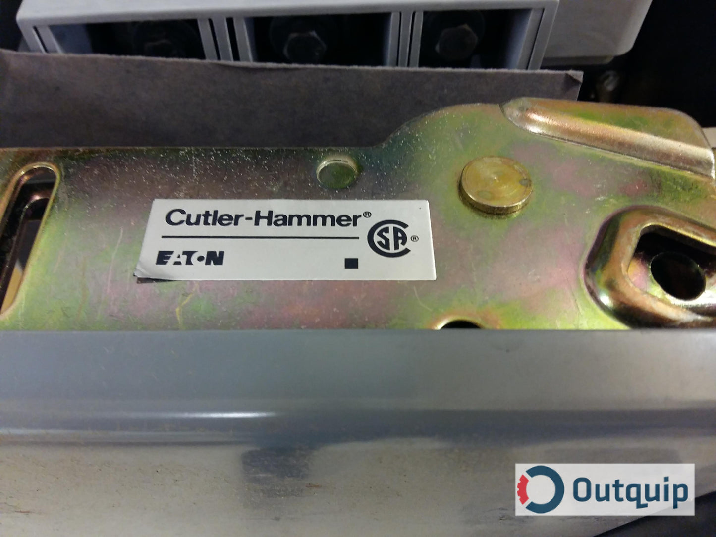 200Amp Disconnect Switch Cutler-Hammer
C/W FORM II CLASS C FUSE CLIPS, DOOR & HARDWARE FOR Cutler-Hammer