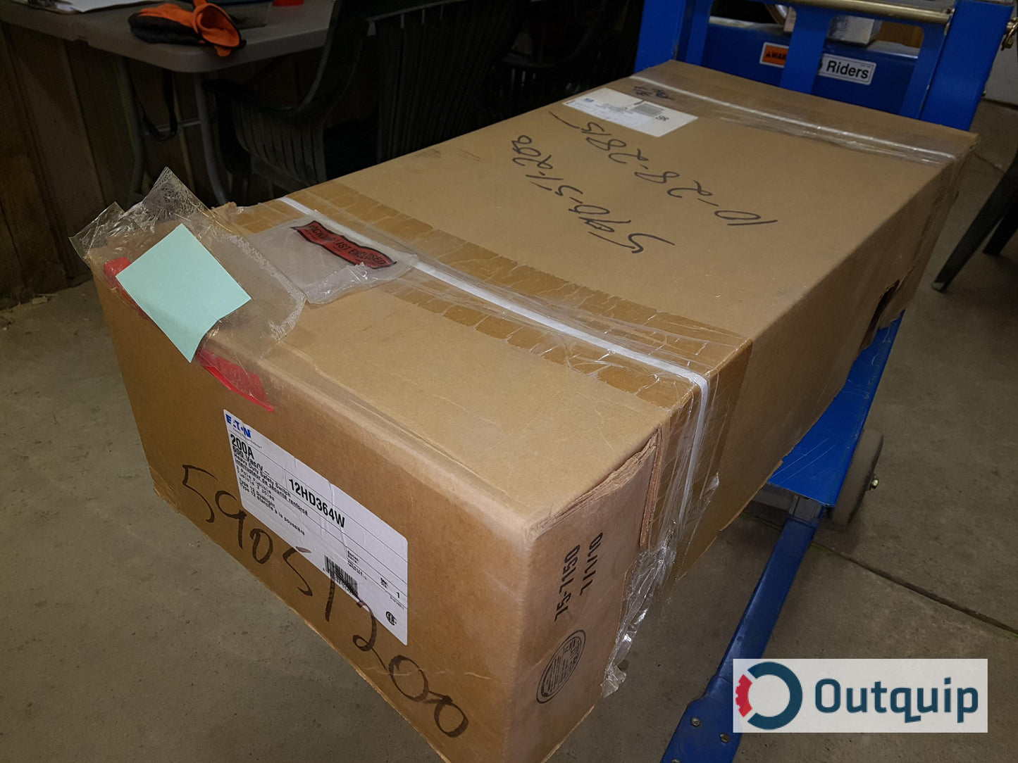 SWITCH, SAFETY FUSIBLE DISCONNECT 200A 3 PHASE 600V EATON #12HD364W