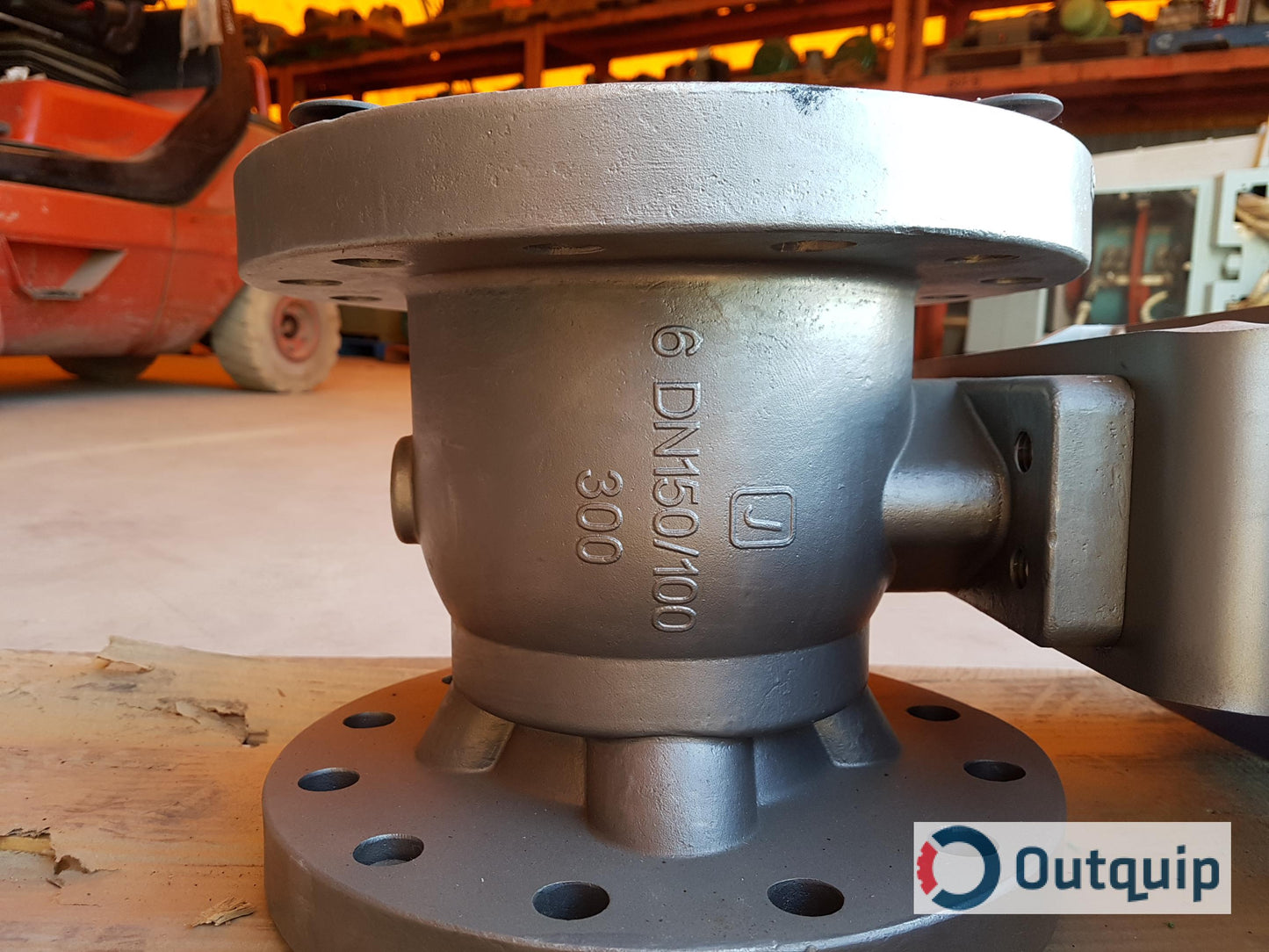 VALVE, 6" METSO MODEL 730S313700WT, ONE PIECE BODY RATED TO 500 DEG F C/W 300#