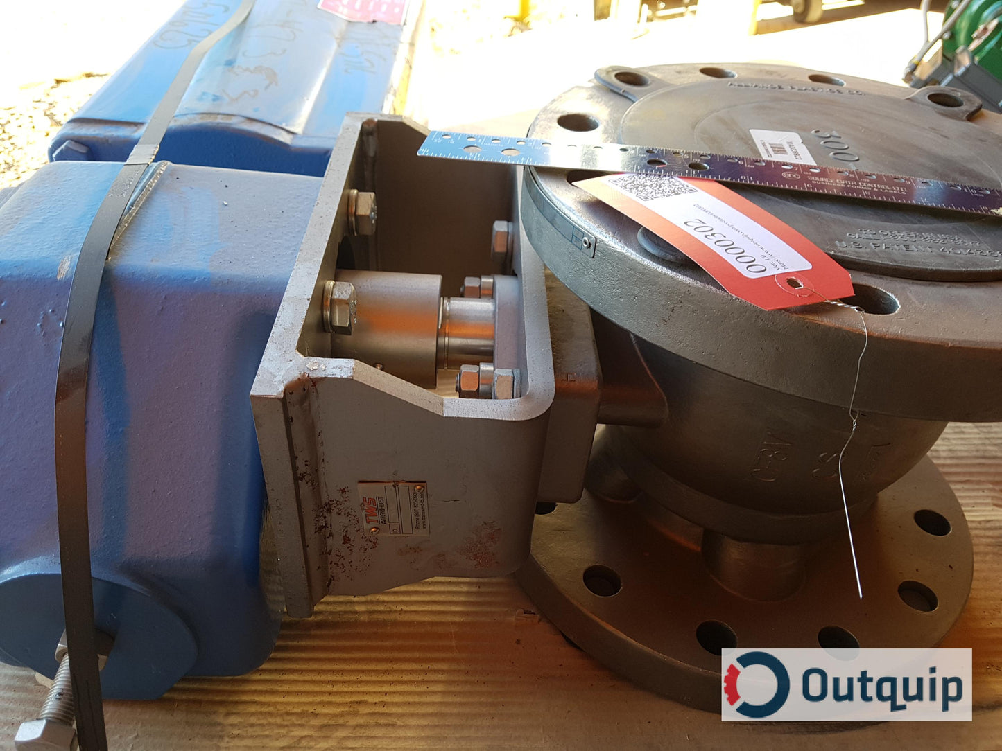 VALVE, 6" METSO MODEL 730S313700WT, ONE PIECE BODY RATED TO 500 DEG F C/W 300#