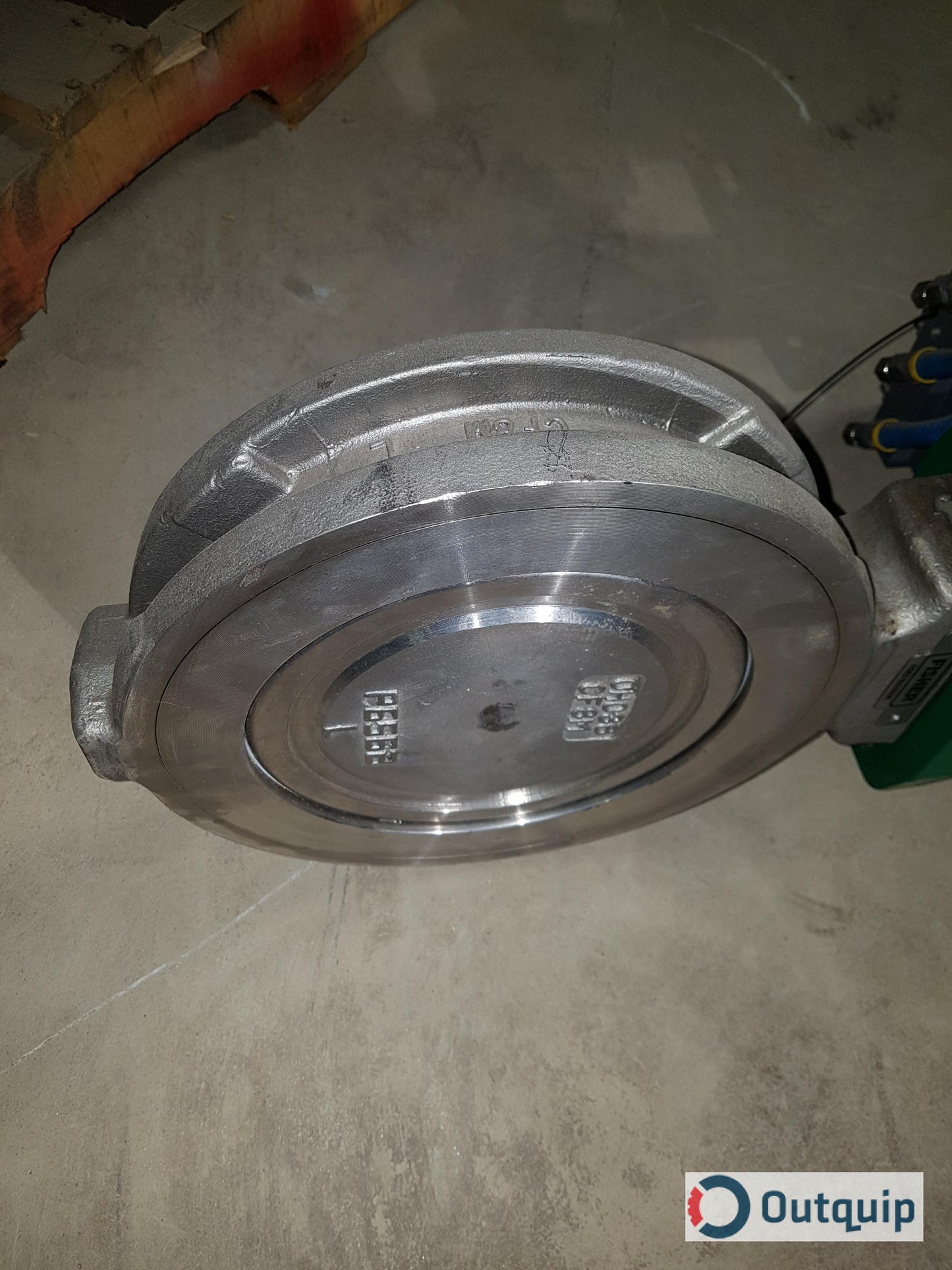 VALVE, BUTTERFLY 8" FISHER C/W 317SS DISC & SHAFT TYPE 8550/1061-40/3610JP