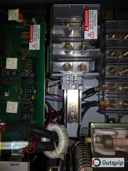 Allen-Bradley
CAT: 1336T-W125-AN-GT0  SER B
700V 300A