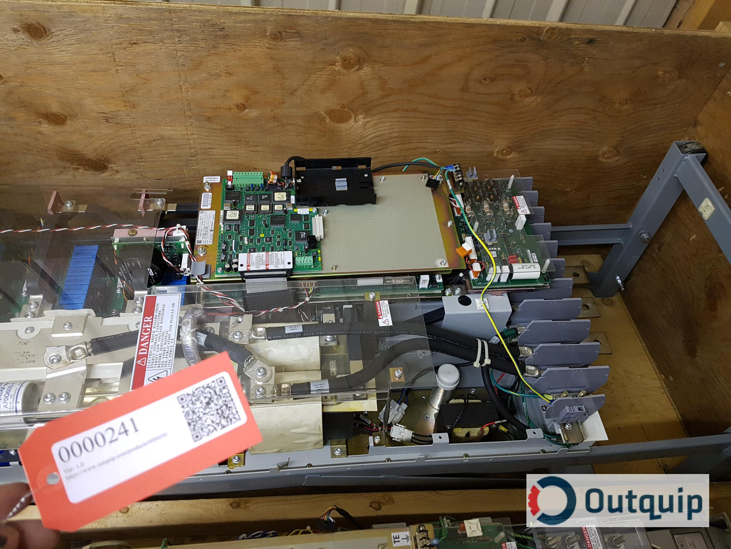 Allen-Bradley
CAT: 1336T-C200-AN-GT0
700V 600A