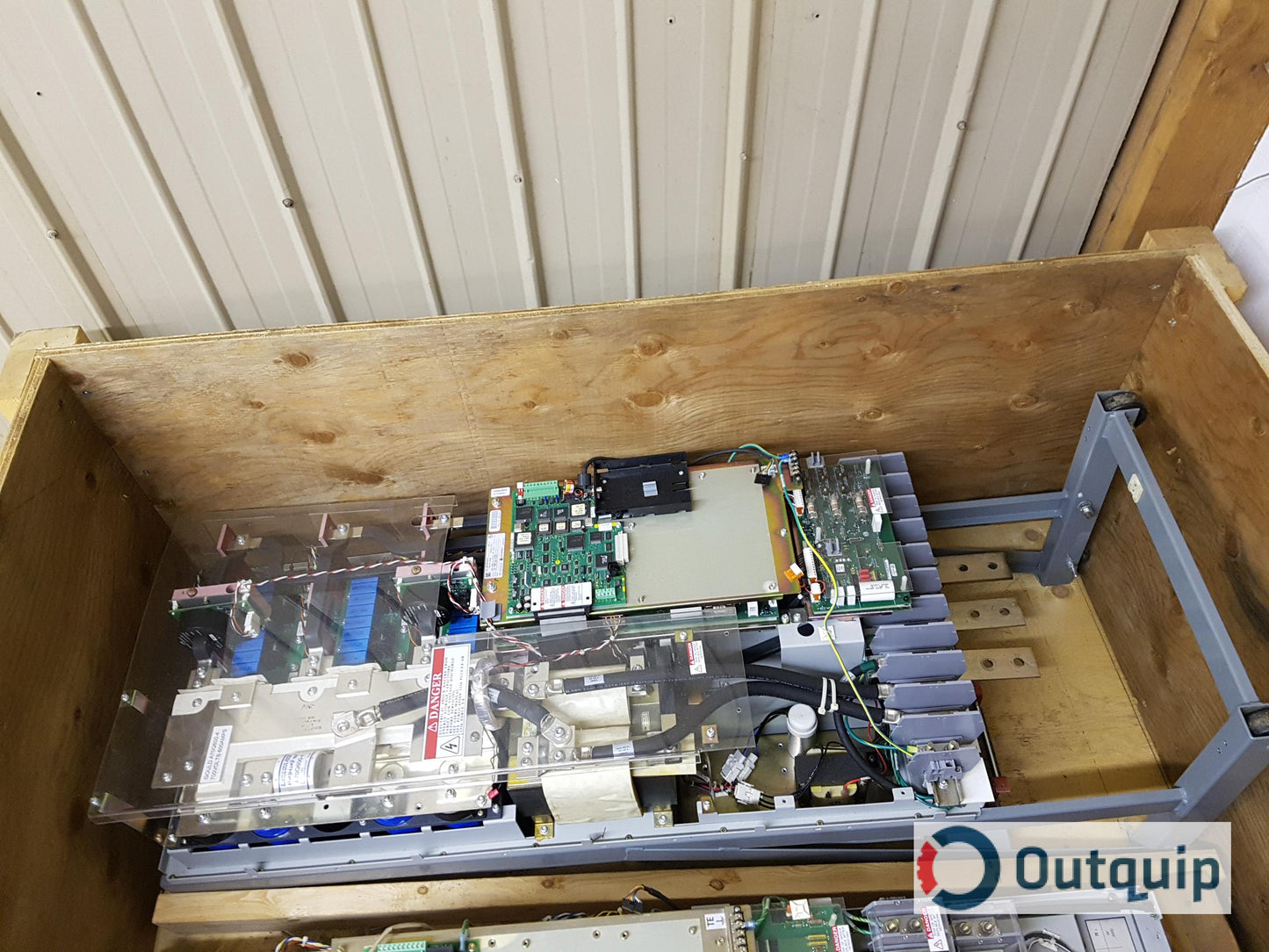 Allen-Bradley
CAT: 1336T-C200-AN-GT0
700V 600A