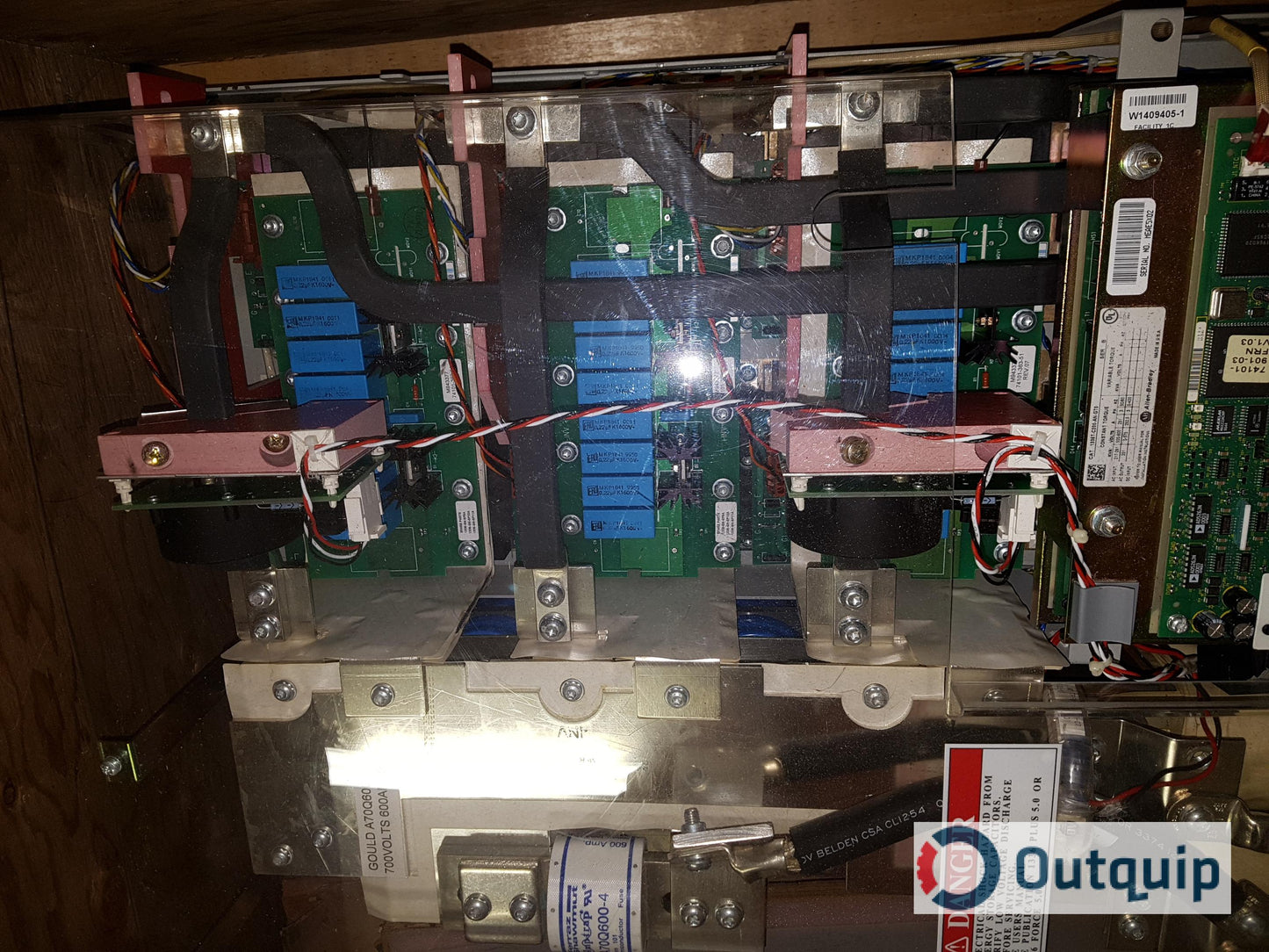 Allen-Bradley
CAT: 1336T-C200-AN-GT0
700V 600A