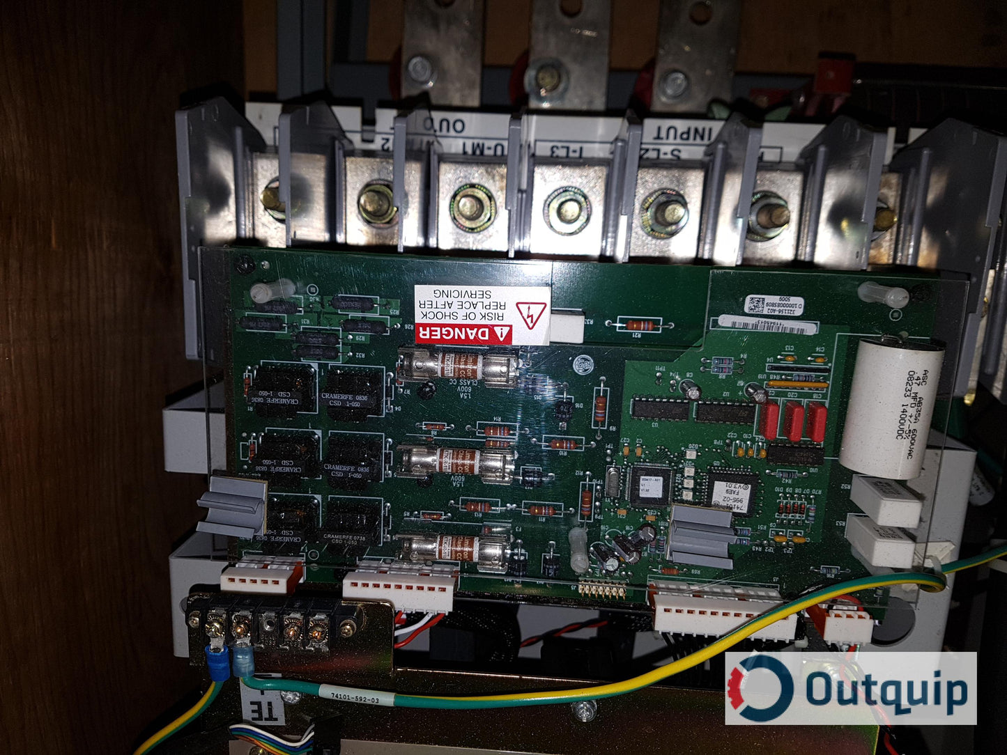 Allen-Bradley
CAT: 1336T-C200-AN-GT0
700V 600A