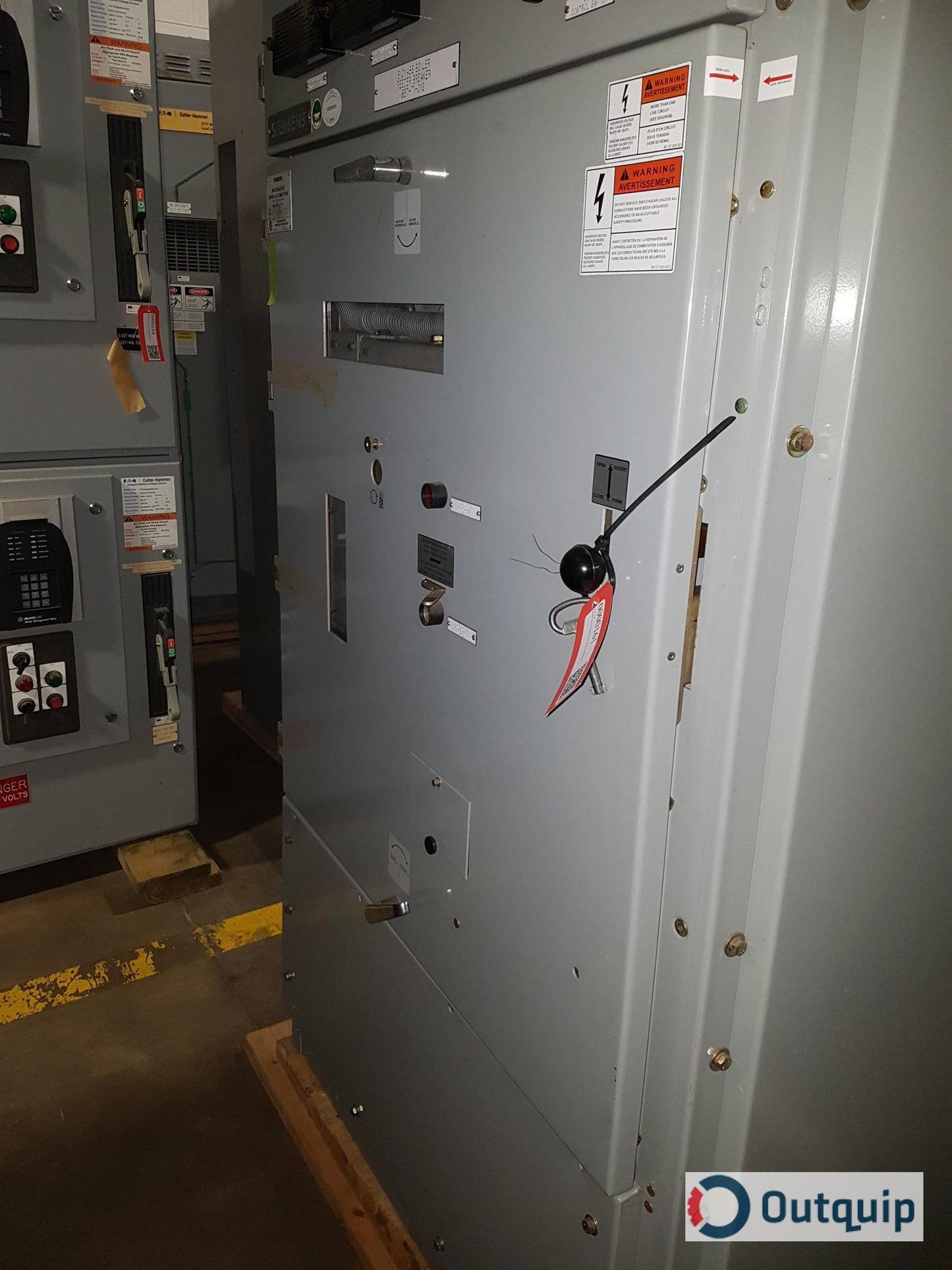 SIEMENS SWITCHGEAR UNIT
3000A 95KV