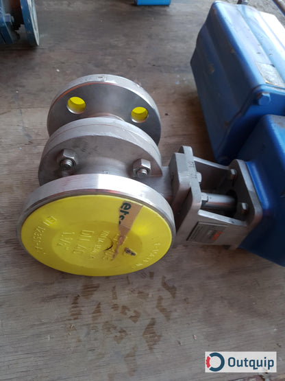 VALVE,BALL 1-1/2&quot; KAMYR ANSI CLASS 300 FLANGES 316SS SPRING TO CLOSE AIR TO OPEN MODEL